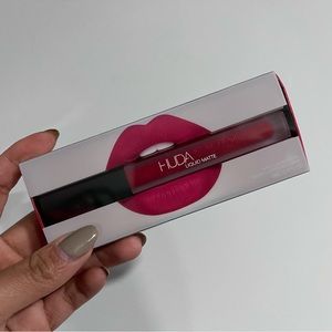 NIB HUDA BEAUTY Liquid Matte Lipstick | Heartbreaker